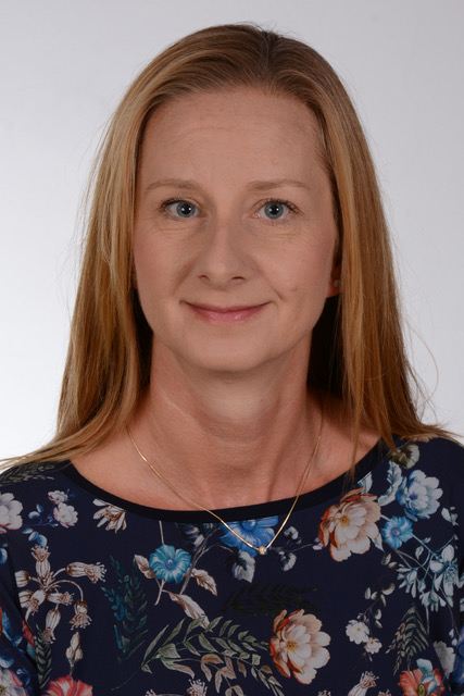 Adrienne Komló Fisrsteps Engligh tanfolyam